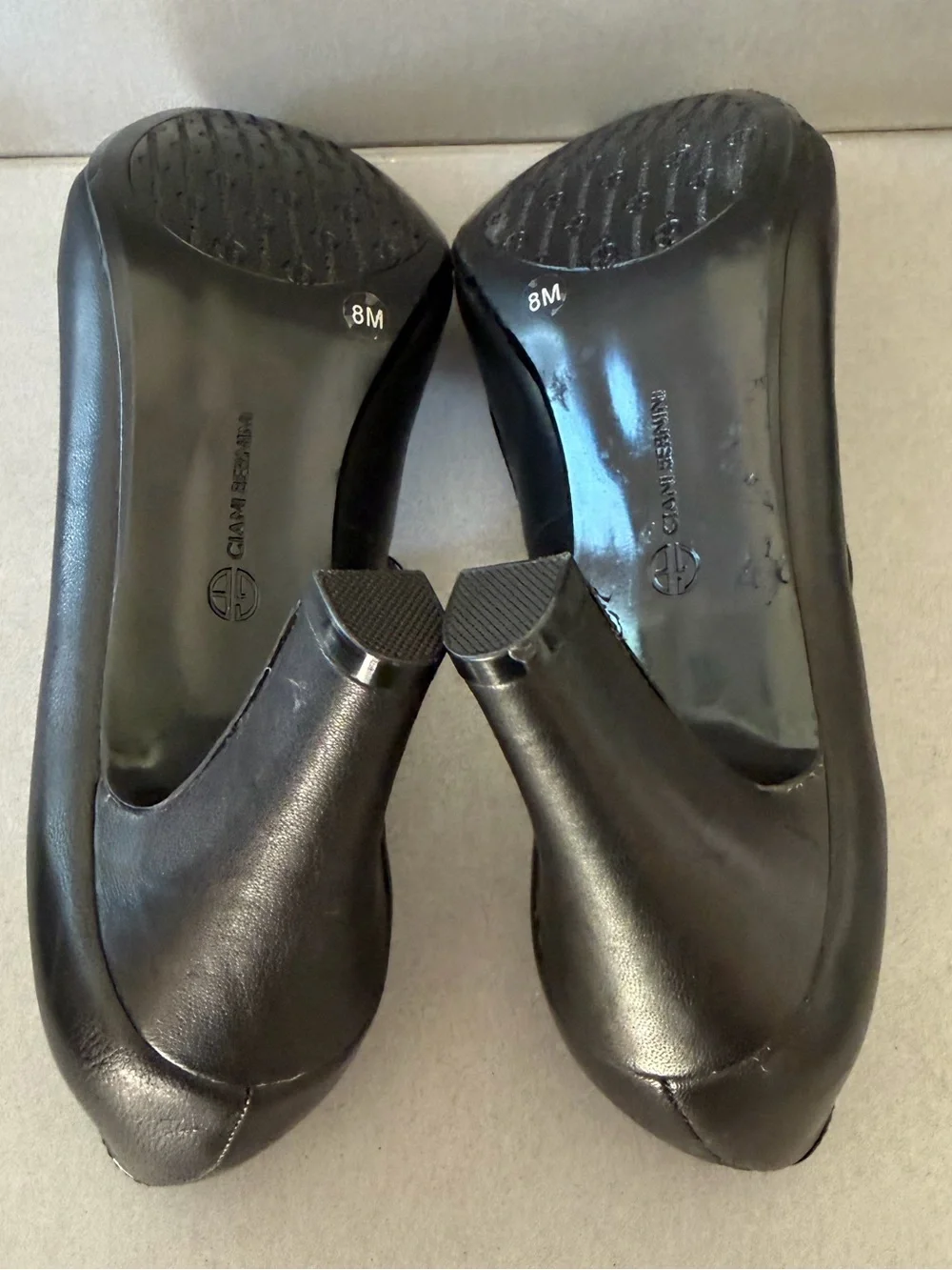 Gianni Bini Black T-Strap Mary Jane Heels Memory Foam Comfort Pumps 8M NWOT